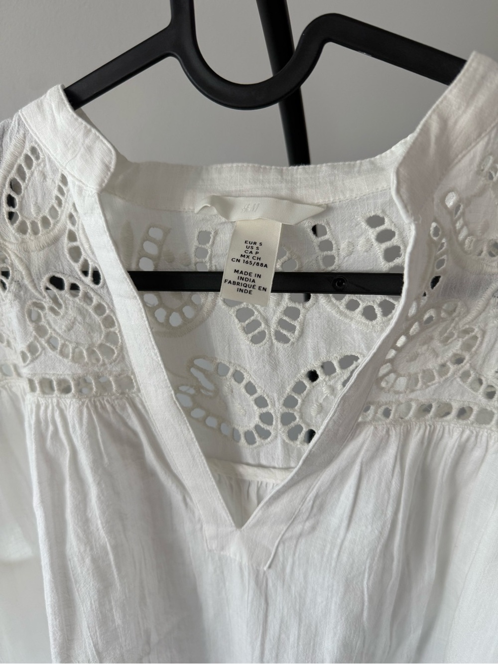 H&M White Eyelet Lace Peasant Top